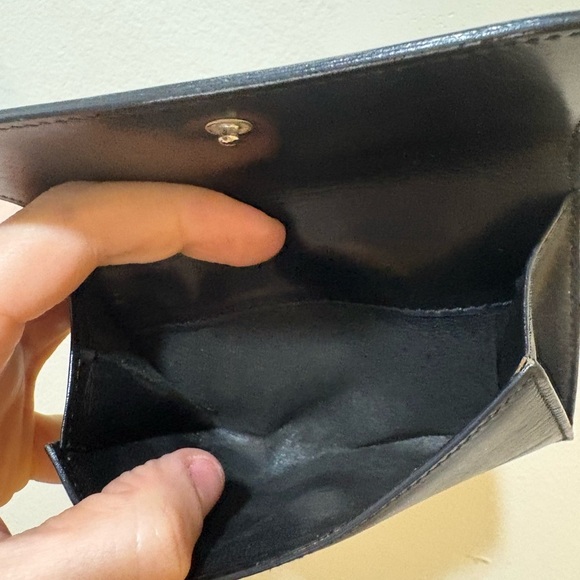 Gucci Black Leather Wallet with Silver Clasp - Picture 10 of 10